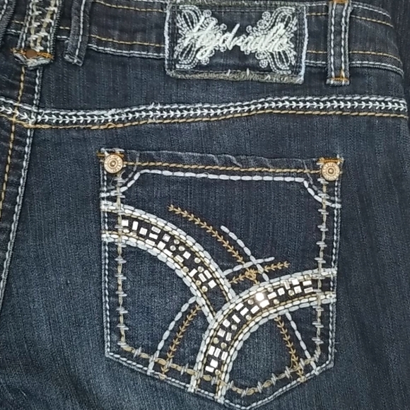 Hydraulic Boot Cut Minor Distressed Jeans - Picture 5 of 6